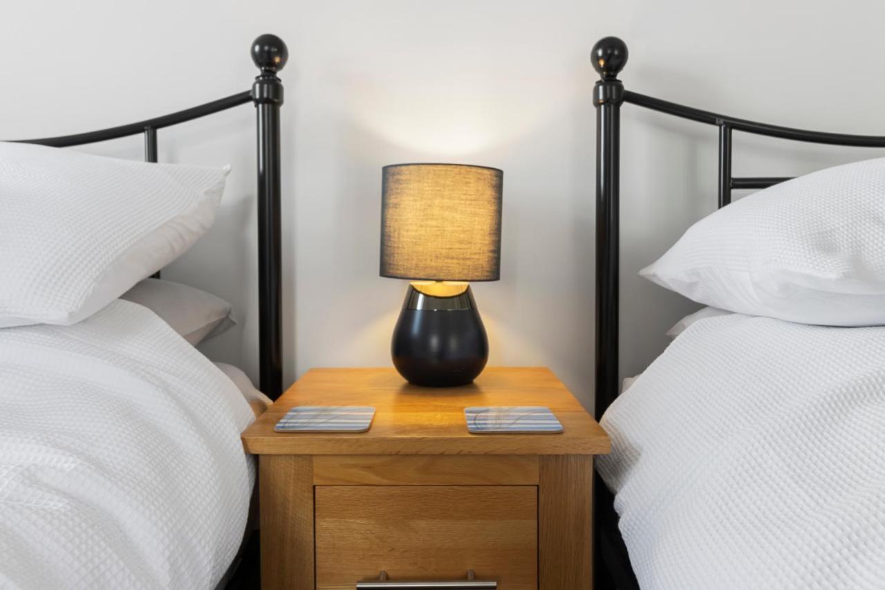 A Modern And Cosy Apartment Just Yards From Brixham'S Bustling Harbourside Екстер'єр фото