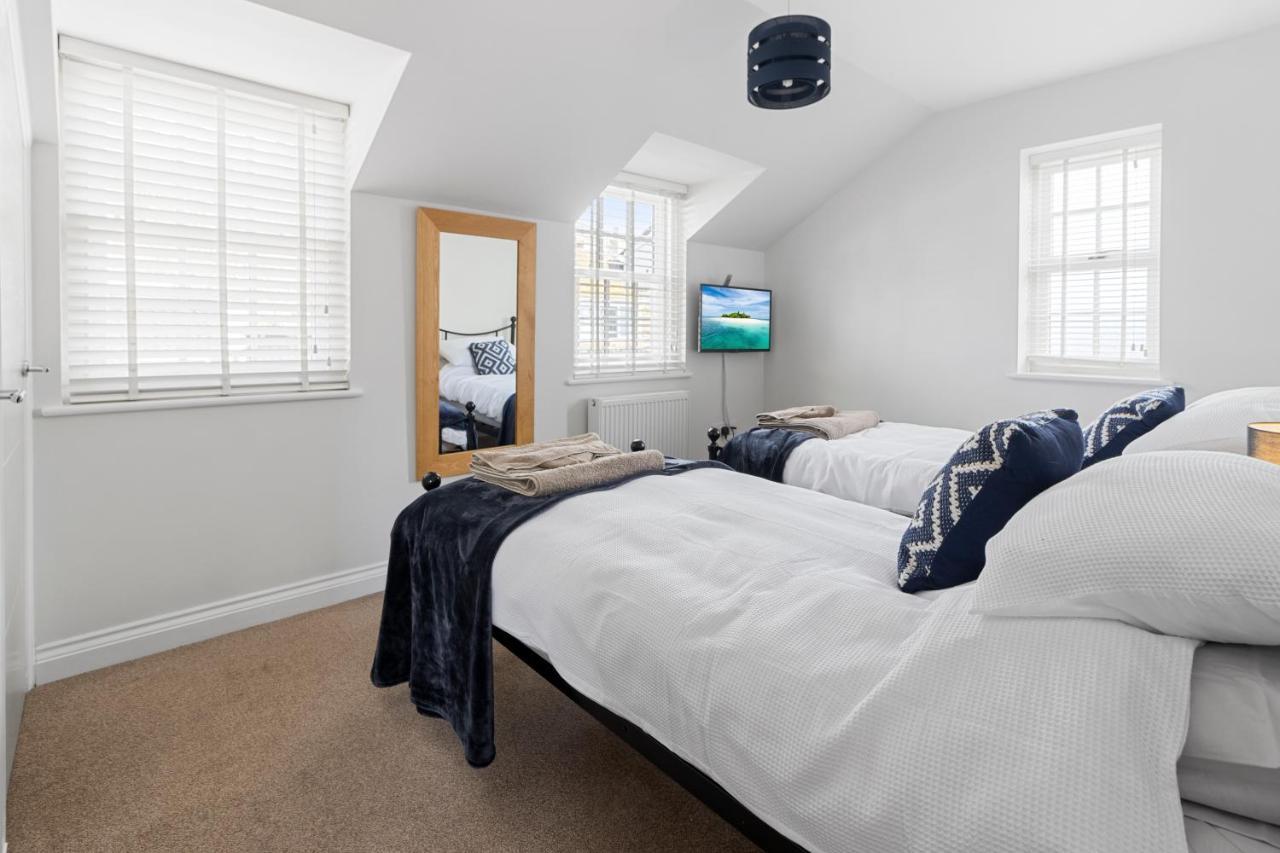 A Modern And Cosy Apartment Just Yards From Brixham'S Bustling Harbourside Екстер'єр фото